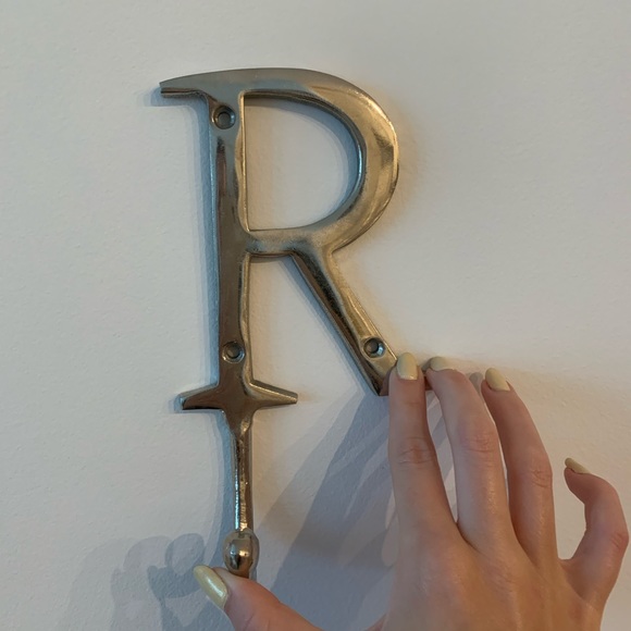 Letter R Silver Wall Hook - Picture 3 of 4